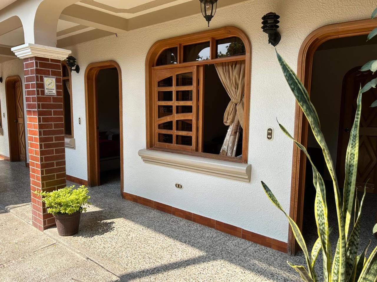 Posada Don Miguel Panajachel Exterior foto